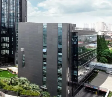合金钢衬板与高锰钢衬板性能对比及选型建议